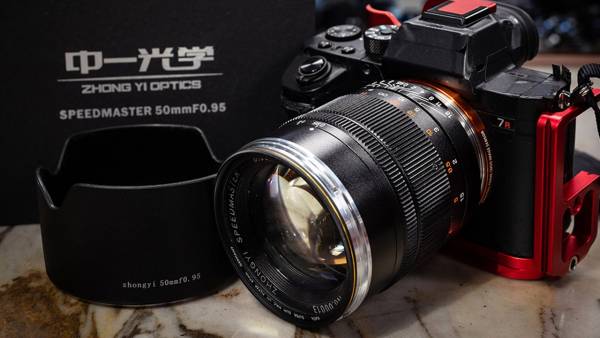 全新光学设计中一发布50mm f/0.95 III